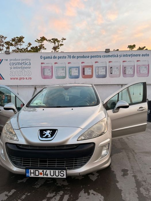 Vând Peugeot 308 benzina cu turbo