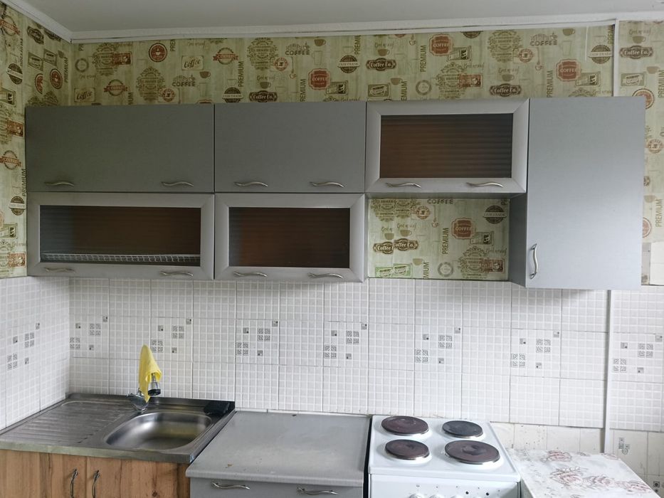 Отдам даром кухонный гарнитур и шкаф