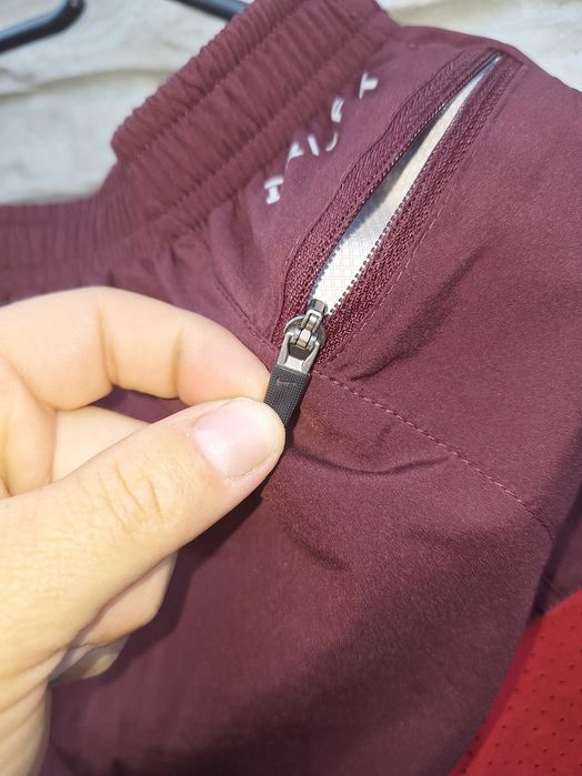 Pantaloni  Nike scurti superbi marime M