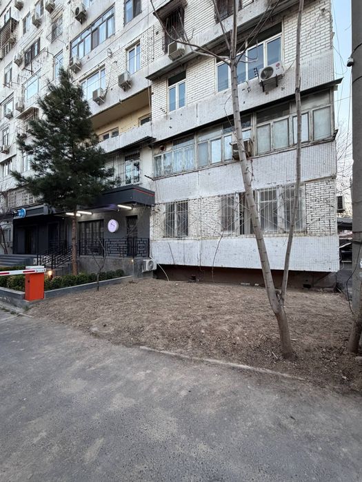 Продаётся квартира под нежилое Ул Ойбек Ор Савдогар банк