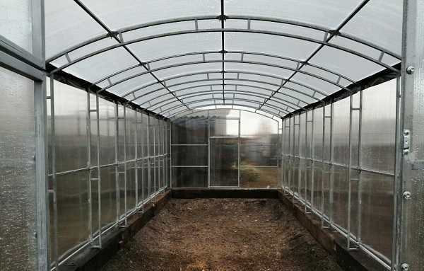 Теплицы оцинкованные прямостенные