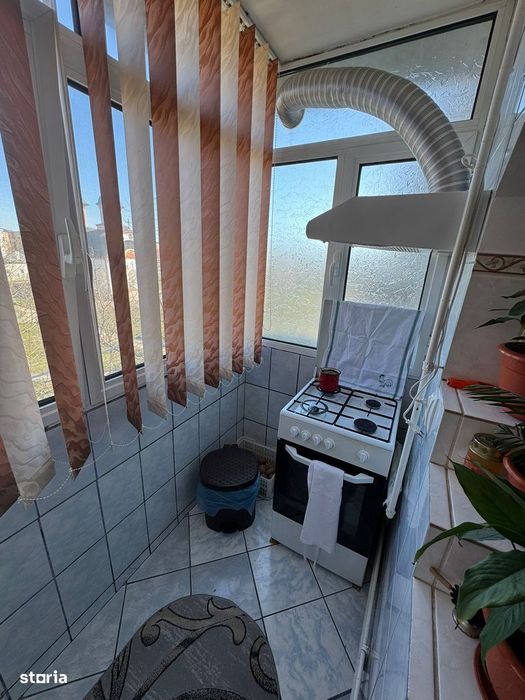 Vand apartament 2 camere Crihala, centrala gaz