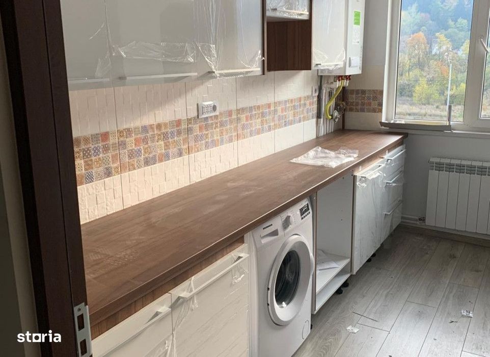 Apartament  3 camere Central , 80 metri, etaj 4 Cod:157342