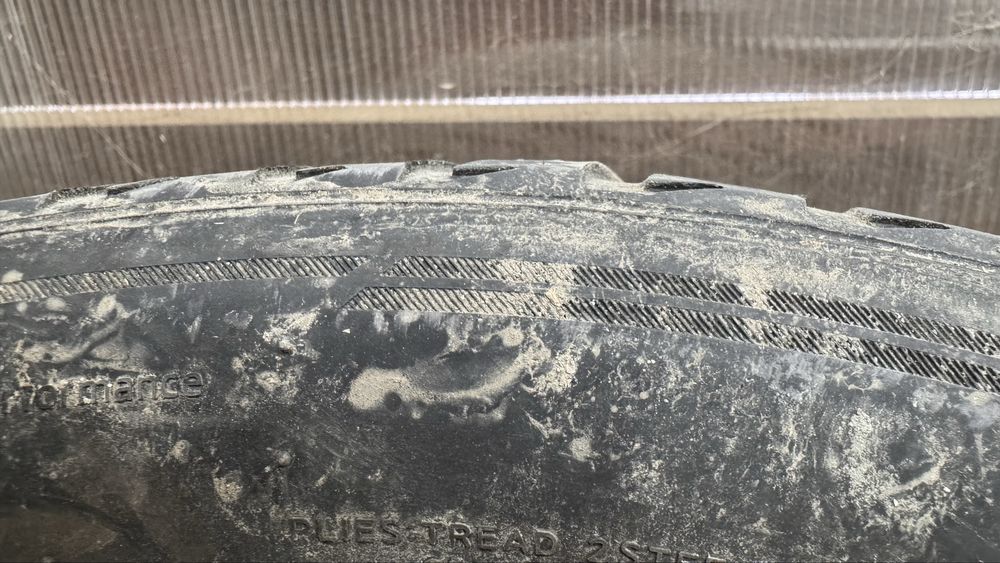 2 cauciucuri iarna 275/40 R18