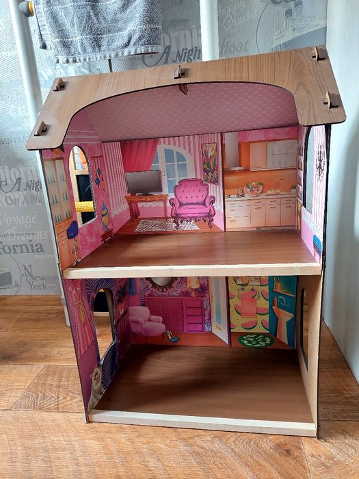 Кукольный домик .