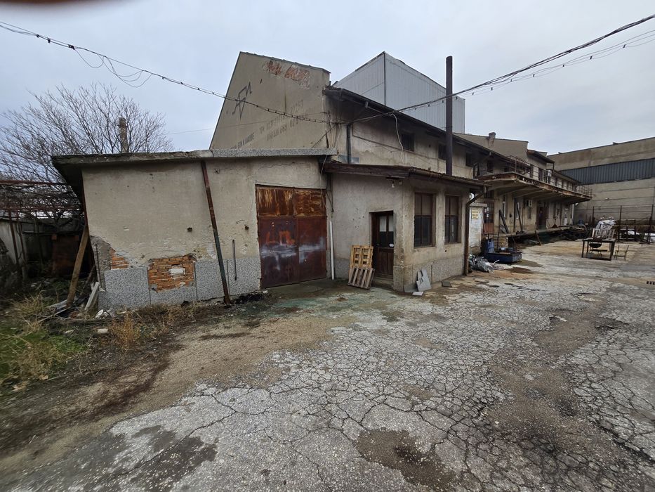 Продава се Промишлена сграда в Асеновград - 1885 кв.м за 218 €/кв.м - Снимка #13