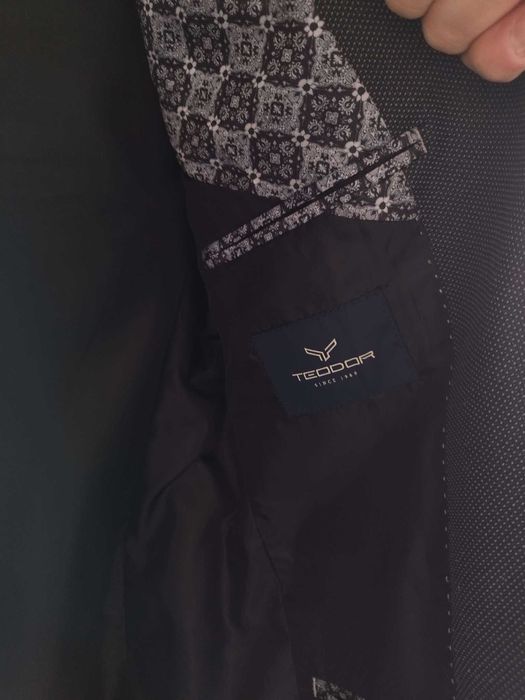 Луксозни и официални сака на TEODOR