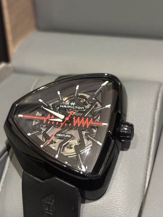 Hamilton Ventura Elvis80 Skeleton