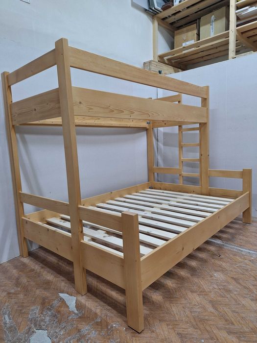 TRANSPORT GRATUIT.Pat etajat din lemn masiv.Cod 3026
