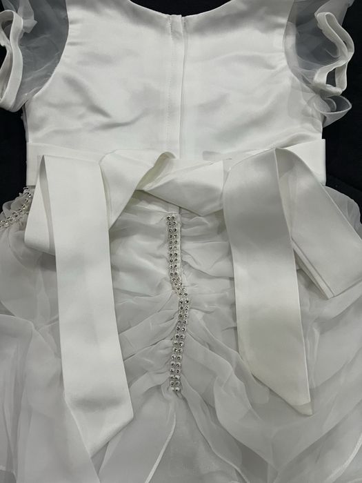 Платье белое нарядное на девочку 7-8 лет