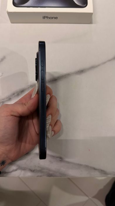 Vând iPhone 15 pro 128gb 80% baterie