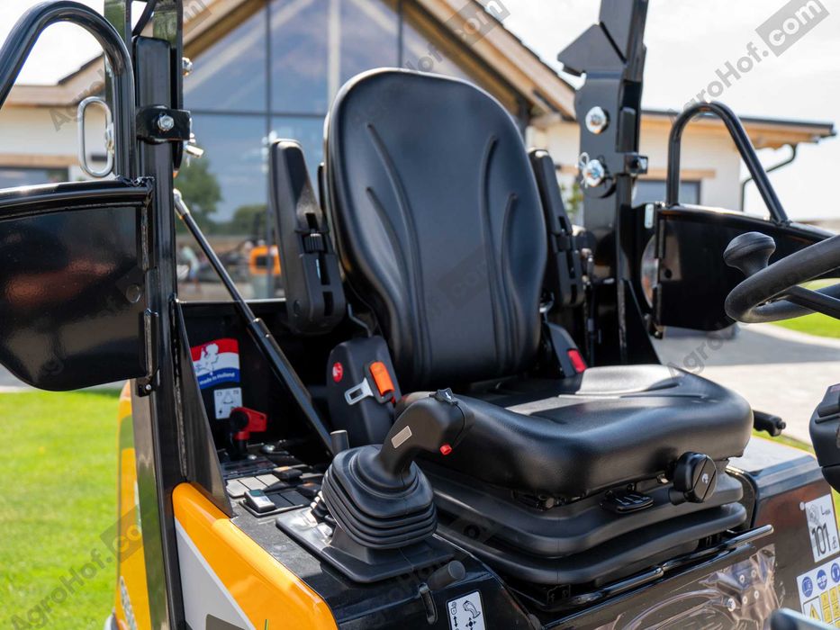Încărcător mini cu ROPS  - 26 CP, max 1750 kg / Giant G2500 HD (demo)