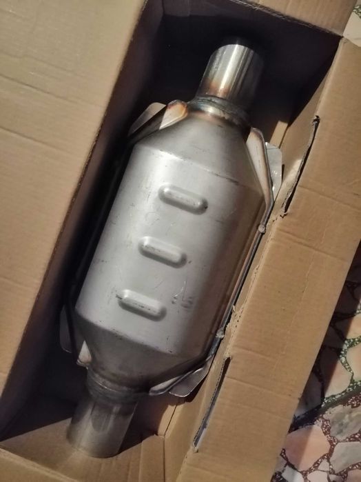 Продавам универсален катализатор стандарт Евро 4