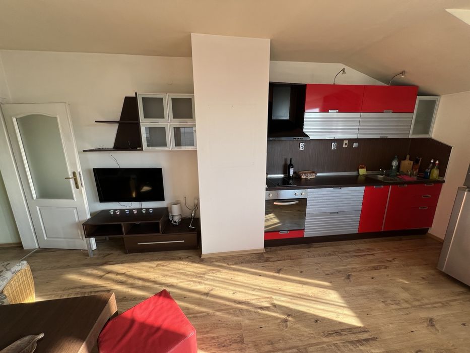 Дава се под наем Двустаен апартамент в Варна, ХЕИ - 76 кв.м за 488.58 € - Снимка #2