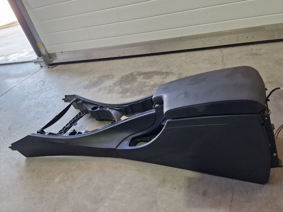 Cotiera europa piele neagra bmw e90 e91 e92 e93