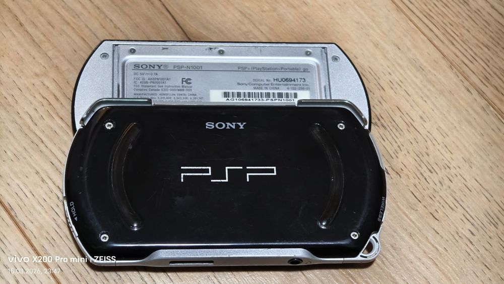 Продается PSP go 16 GB