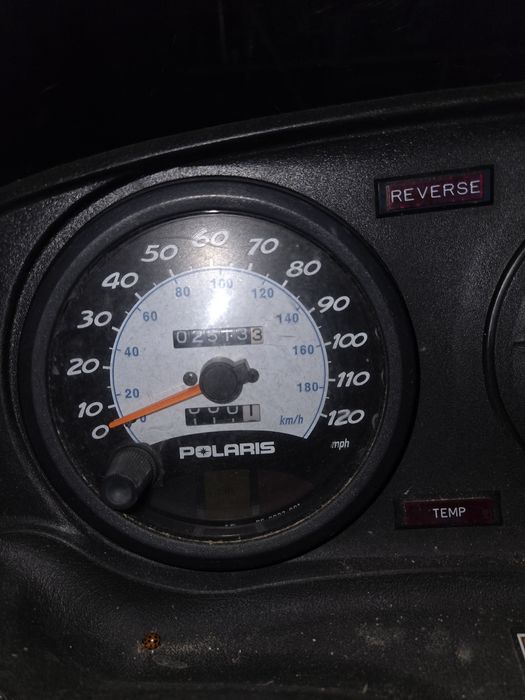 Snowmobile Polaris Widetrak 500