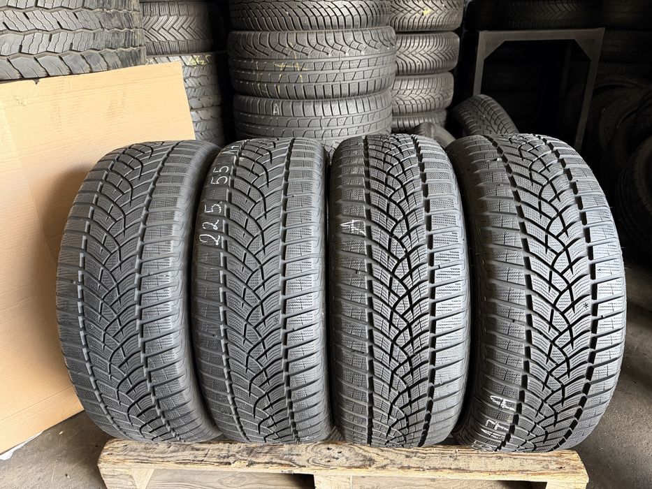 4 anvelope iarna  225/55/17 , 101V , GoodYear , 6-6.5 mm !