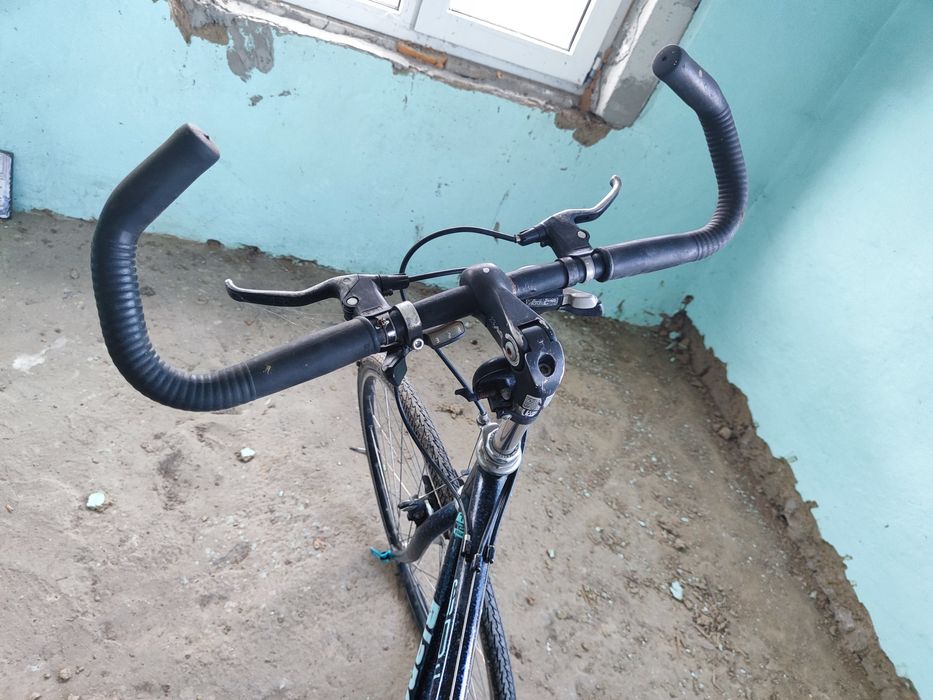 Vând  2 biciclete