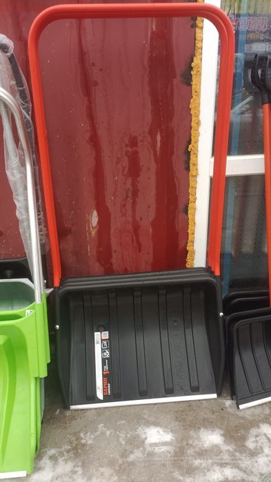 Продам лопату-скрепер для уборки снега