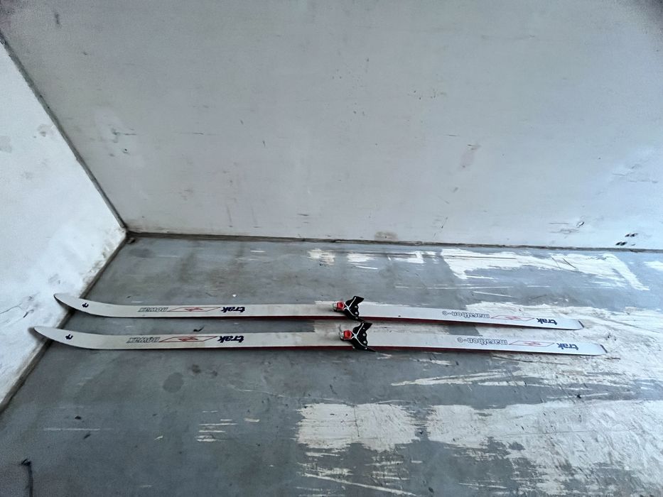 СКИ,,ски,.Skii