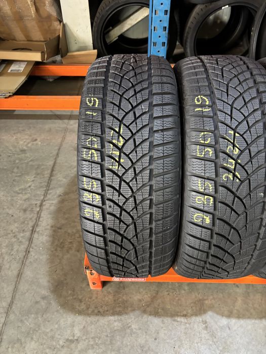 Anvelope Iarna 235/50/19 GoodYear UltraGrip Performance 235 50 19 R19