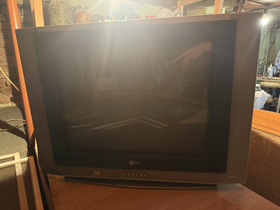 Продам телевизор