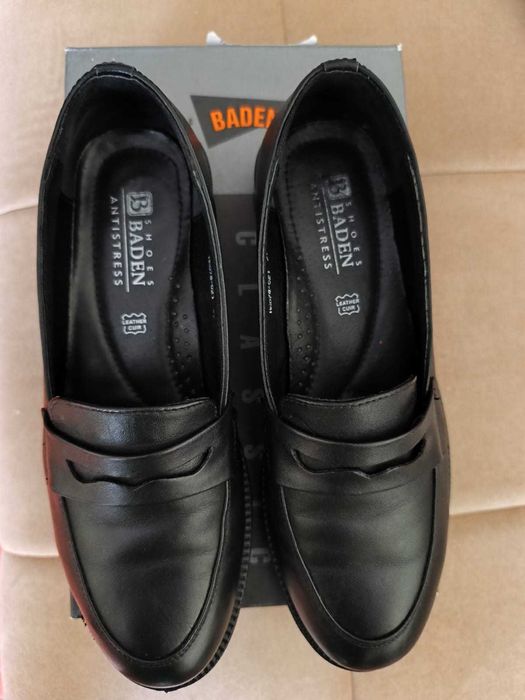 Продам чёрные кожаные женские лоферы