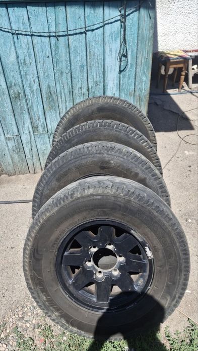 Диски с резиной.