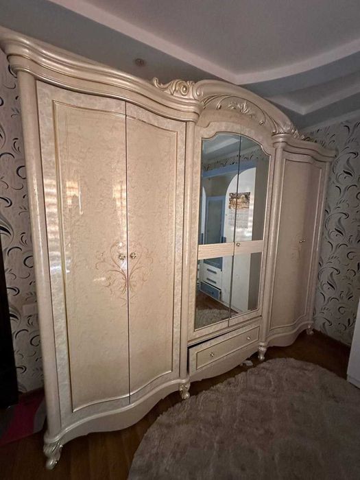 Мебель дубайский