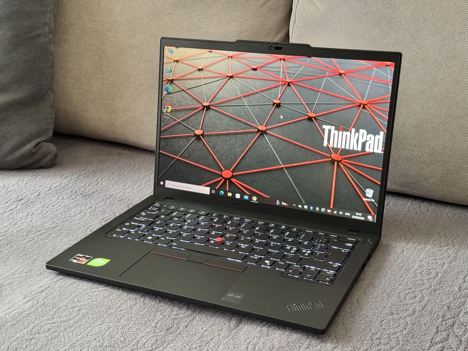 НОВ 14'FHD+IPS Ryzen 7 Pro-8840u Thinkpad T14 Gen5 32GB DDR5 512GB SSD Гаранция 27 Месеца