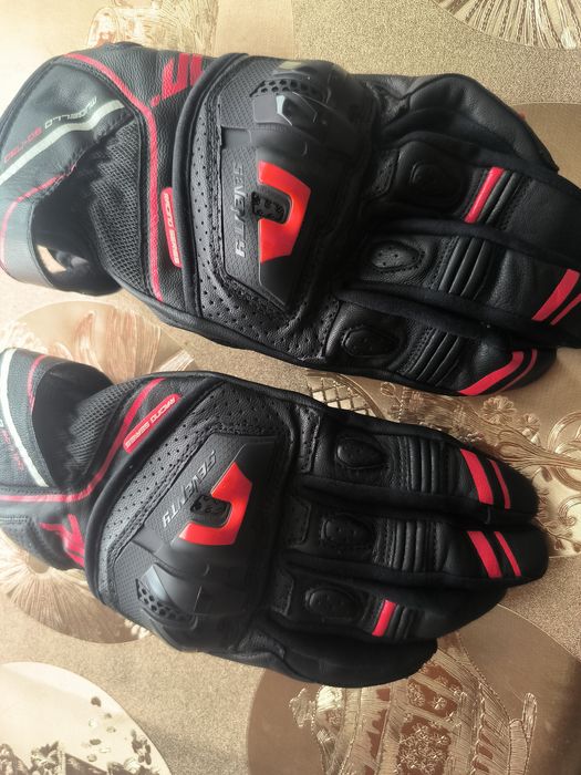 Casca axxis + Mănuși seventy SD