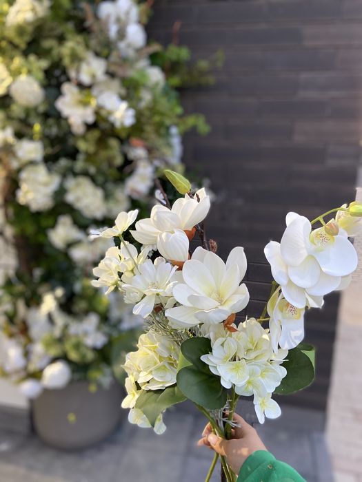 Декоративные искусственные цветы композиции