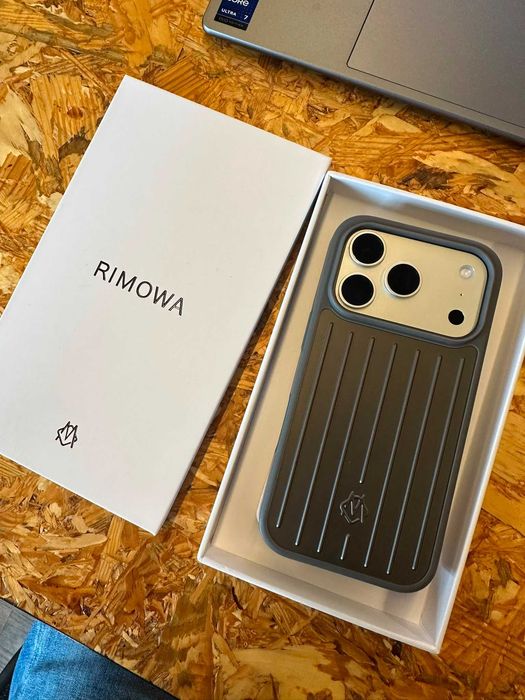 Husa iphone 17pro rimowa
