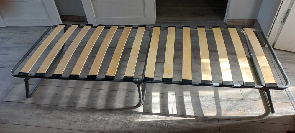 Шкаф, стол, стулья, кресло...