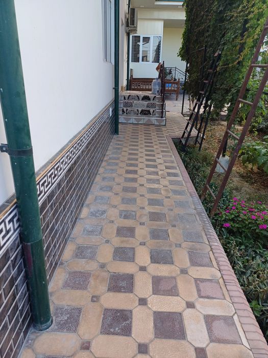 Продаю  дом в Бектемирском районе( ориентир- Фут-сити). 3.  8 сотокк