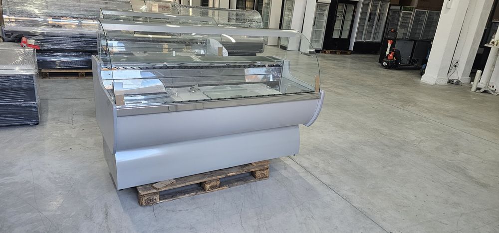 Хладилна витрина 180х90