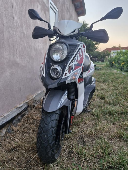 Scuter Sym crox 50