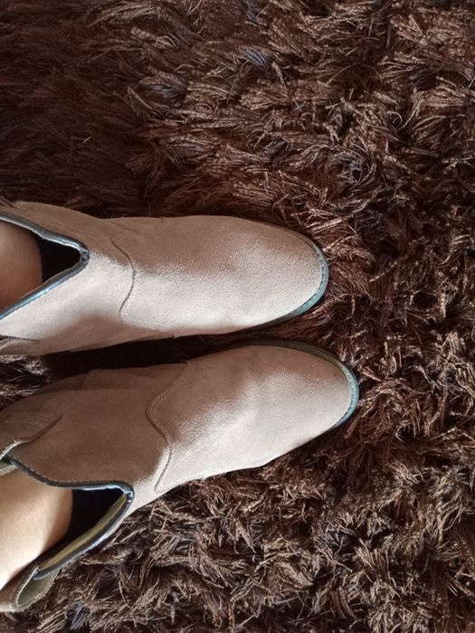 Ghete din piele intoarsa cu platforma ascunsa