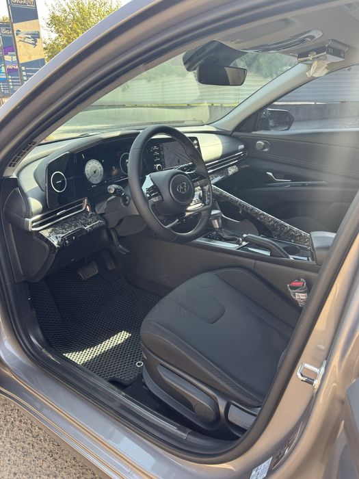 Hyundai Elantra 2022