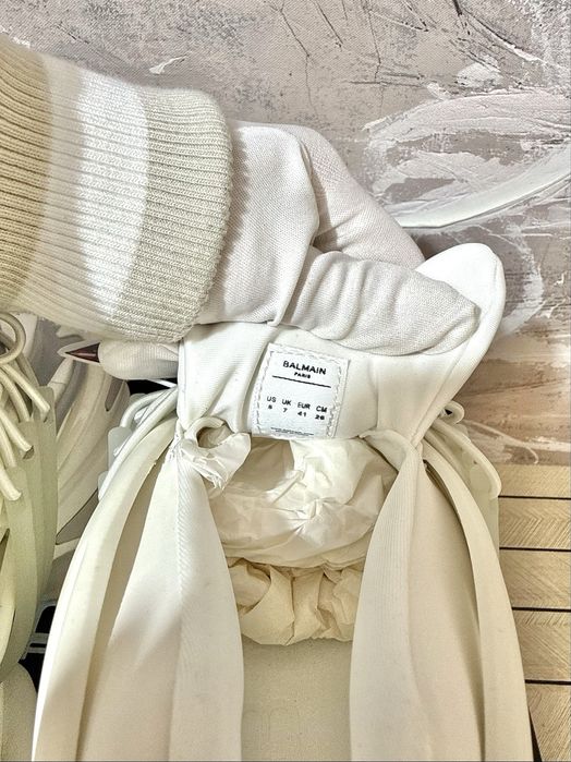 Balmain Unicorn Triple White