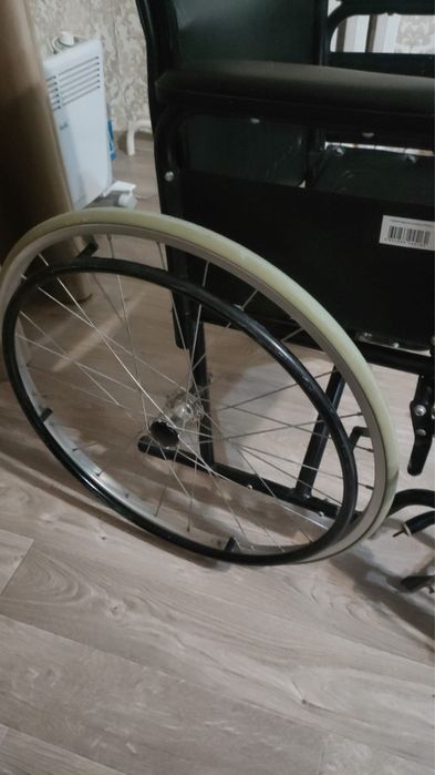 Продам инвалидную коляску
