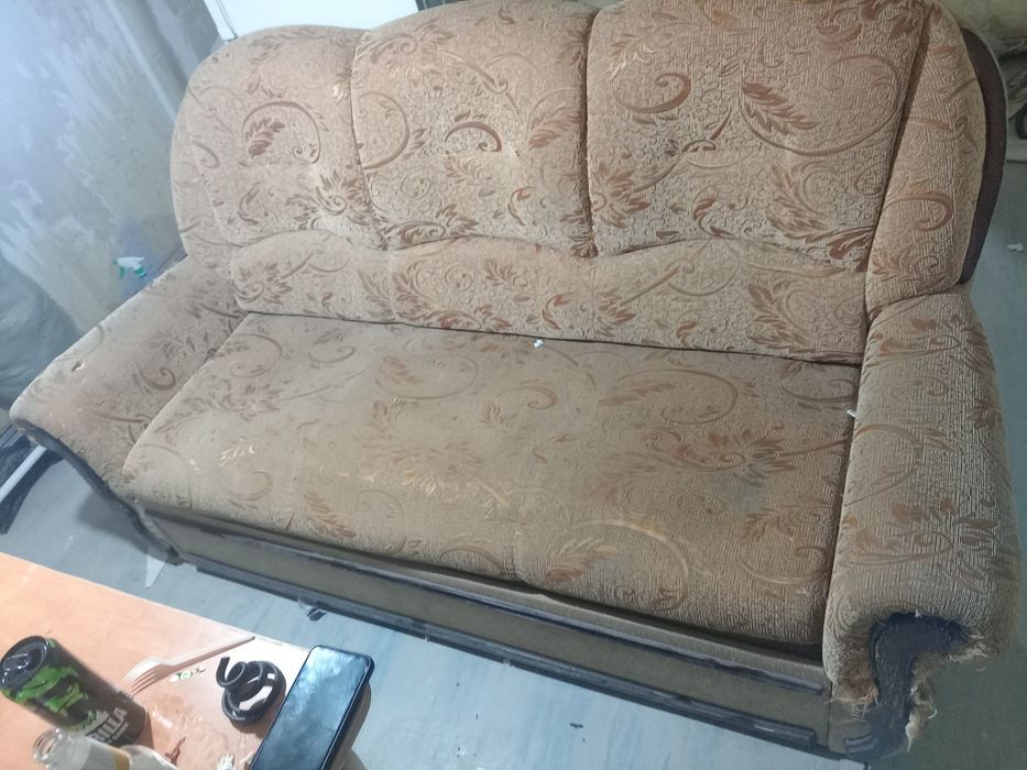 Отдам даром диван