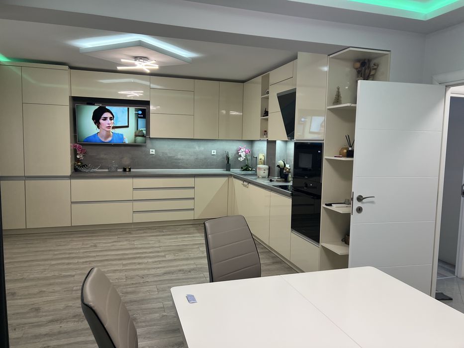 Дава се под наем Двустаен апартамент в Варна, Планова промишлена зона - 70 кв.м за 690 € - Снимка #3