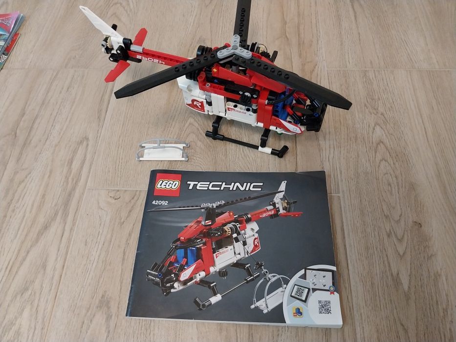Vând diferite seturi Lego( Cars, Technic, Star Wars, Speed, Hidden Side, Classic)
