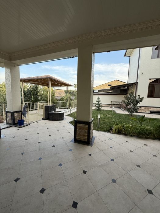 Продается 3 этажный дом, Циолковского