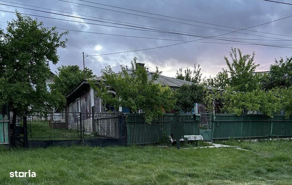 Vulturi ( Vanatori )- IASI – Casă + teren 907 mp- 8.5 km pana in Copou