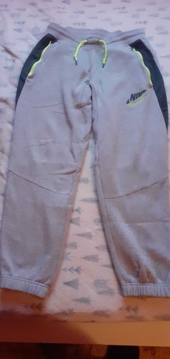 Trening  din  bumbac  NiKe.  Marimea  M