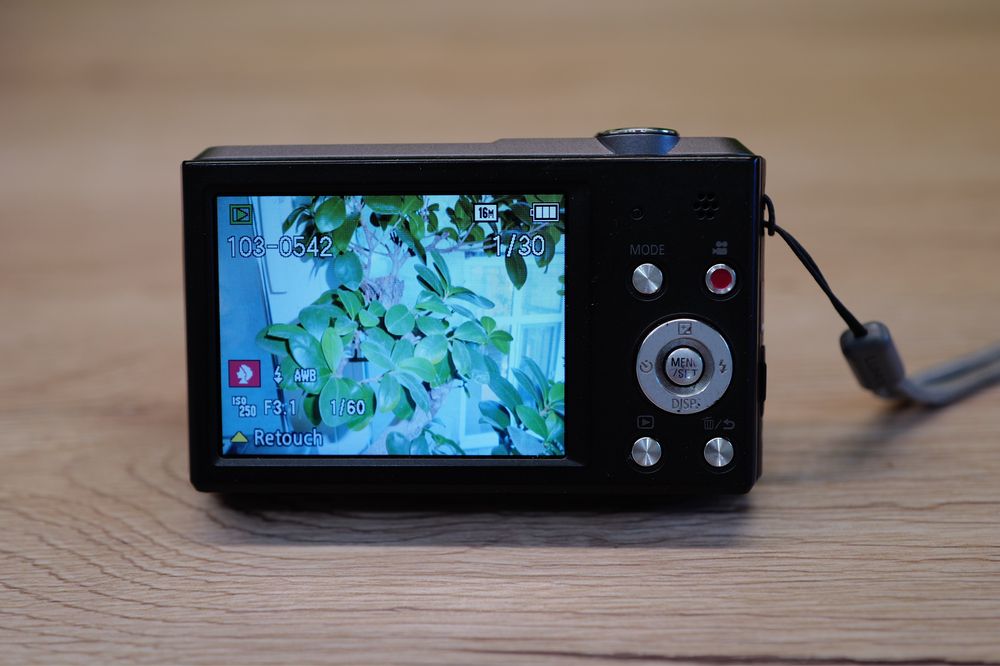 Aparat foto Panasonic Lumix DMC-SZ3 16Mp leica lens senzor CCD insta