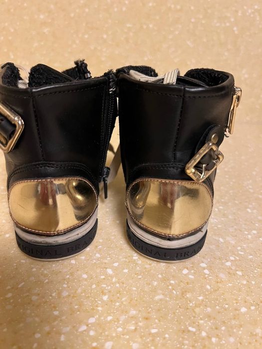 Зимние ботинки для девочки